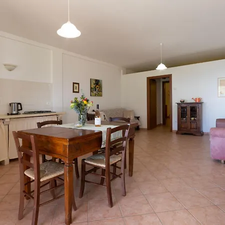 Le Debbiare-3 By Interhome Daire *